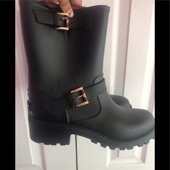 Tommy Black boots - Picture 1 of 2